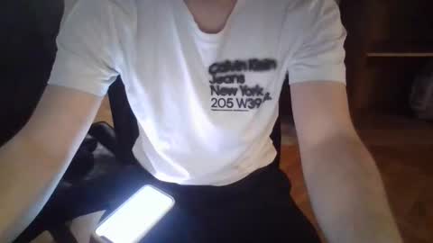 Snapshot of lestaro chatting on 12-22-25, 06:05 neoglo online show from 12-22-25, 06:05