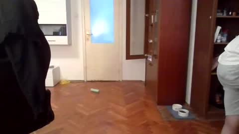 Snapshot of lestaro chatting on 05-28-26, 01:47 neoglo online show from 05-28-26, 01:47