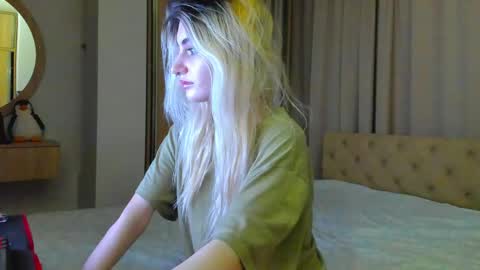Snapshot of lesyaliss chatting on 04-30-26, 11:31 lesyaliss online show from 04-30-26, 11:31