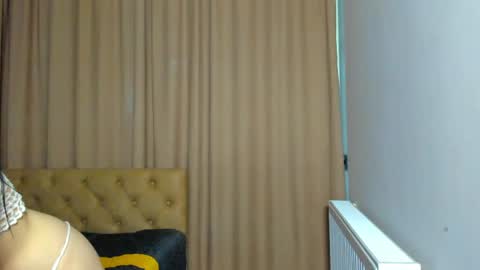 Snapshot of lesyaliss chatting on 05-16-26, 08:18 lesyaliss online show from 05-16-26, 08:18