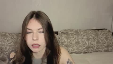 Snapshot of let_me_seee chatting on 01-12-26, 12:43 Fiona online show from 01-12-26, 12:43