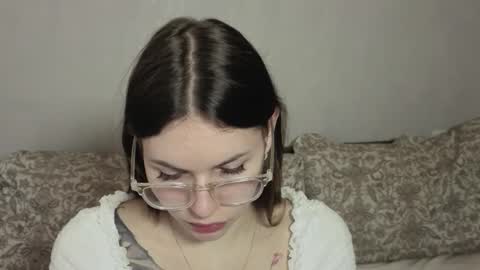 Snapshot of let_me_seee chatting on 01-13-26, 03:17 Fiona online show from 01-13-26, 03:17