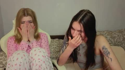 Snapshot of let_me_seee chatting on 02-06-26, 07:39 Fiona online show from 02-06-26, 07:39