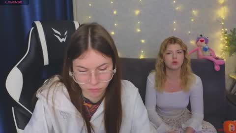 Snapshot of let_me_seee chatting on 02-09-26, 06:34 Fiona online show from 02-09-26, 06:34