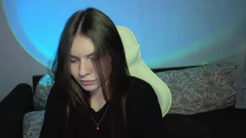 Snapshot of let_me_seee chatting on 02-18-26, 06:04 Fiona online show from 02-18-26, 06:04