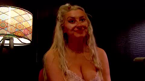 leticiareys online show from 02-12-26, 09:15