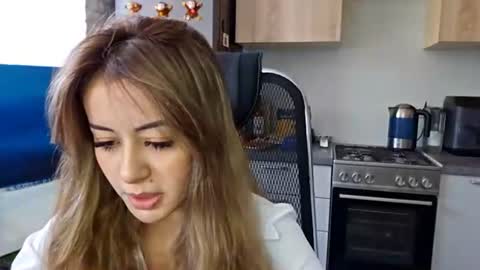 Emily online show from 07-02-26, 11:05