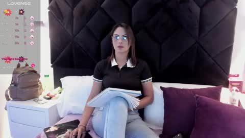 Snapshot of letiziia_sky chatting on 01-22-25, 08:49 letiziia online show from 01-22-25, 08:49