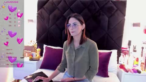 Snapshot of letiziia_sky chatting on 02-18-25, 08:25 letiziia online show from 02-18-25, 08:25