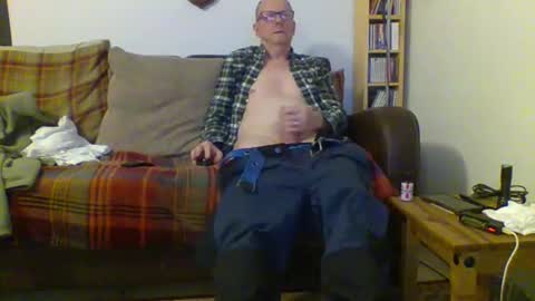 Snapshot of letmestrip chatting on 01-19-25, 12:28 paul online show from 01-19-25, 12:28