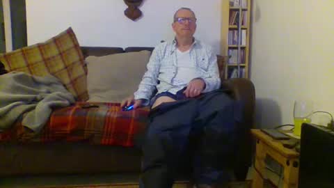 Snapshot of letmestrip chatting on 02-05-25, 12:10 paul online show from 02-05-25, 12:10