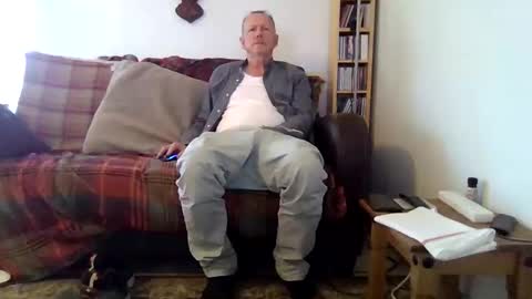 Snapshot of letmestrip chatting on 09-25-25, 05:38 paul online show from 09-25-25, 05:38