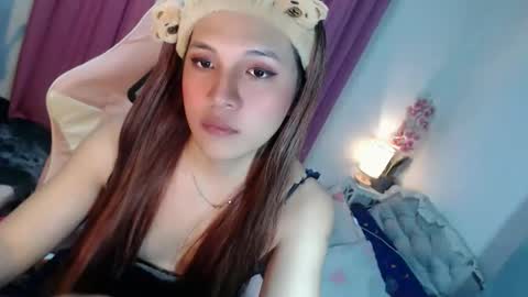 Snapshot of letsplaybaby_ chatting on 03-12-26, 02:50 gene online show from 03-12-26, 02:50