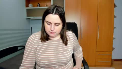 Naomi online show from 04-25-26, 05:32