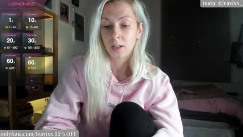 Snapshot of leusee chatting on 12-17-24, 05:36 LeaVixx online show from 12-17-24, 05:36