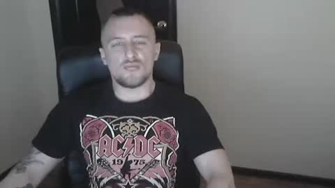 Snapshot of lev1ngston chatting on 01-07-25, 03:44 lev1ngston online show from 01-07-25, 03:44