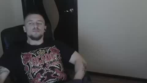 Snapshot of lev1ngston chatting on 01-08-25, 07:03 lev1ngston online show from 01-08-25, 07:03