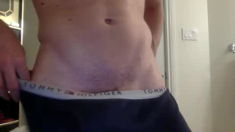 Snapshot of levbla chatting on 02-19-26, 12:28 levbla online show from 02-19-26, 12:28
