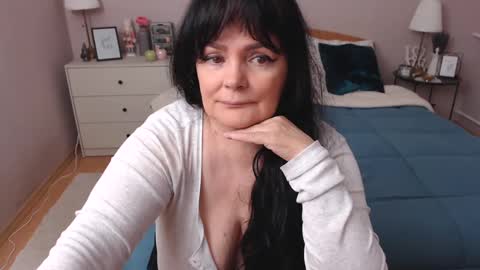 Snapshot of leveme2night chatting on 03-01-25, 01:18 Mary online show from 03-01-25, 01:18