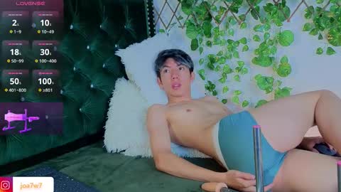 Snapshot of levi_ackermann1 chatting on 11-24-25, 02:39 Levi online show from 11-24-25, 02:39