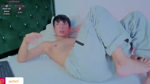 Levi  online show from 06-10-26, 01:28