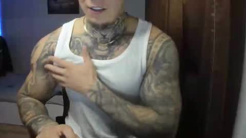 Snapshot of lewis_muscleee chatting on 11-17-25, 06:24 blablablack online show from 11-17-25, 06:24