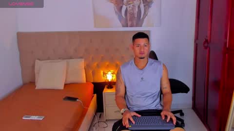 Snapshot of lewishamiltom chatting on 02-19-25, 06:43 lewis online show from 02-19-25, 06:43