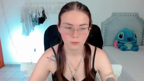 Lexas Room online show from 12-17-25, 04:07