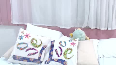 Gabrielle online show from 01-30-25, 05:17