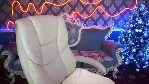lexi_si online show from 12-18-24, 03:15
