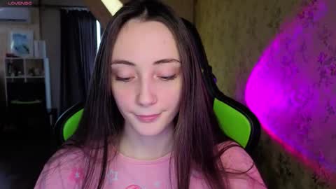 Snapshot of lexi_split chatting on 11-15-25, 06:22 Lexi GTM2 MonWedThurSatSun 1000am-400pm online show from 11-15-25, 06:22