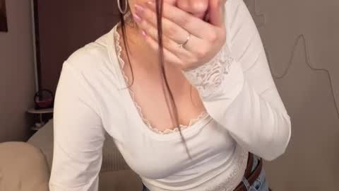 Vicki online show from 12-14-25, 05:40