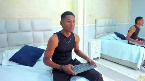 Snapshot of lexianddeker chatting on 09-20-25, 07:37 Lexi Derek online show from 09-20-25, 07:37