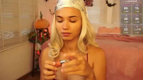 Lexi  online show from 10-30-25, 06:04
