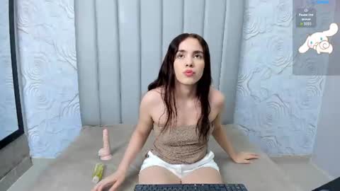 LexiCutee online show from 06-10-26, 03:44