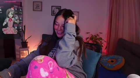 Snapshot of lexie_babe chatting on 12-28-24, 04:08 Lexie Thompson   8pm  0000am -5 online show from 12-28-24, 04:08