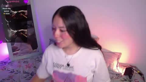 Snapshot of lexie_babe chatting on 10-20-25, 10:43 Lexie Thompson   8pm  0000am -5 online show from 10-20-25, 10:43