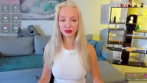 Snapshot of lexieblonde chatting on 06-08-26, 05:30 lexieblonde online show from 06-08-26, 05:30