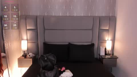 Snapshot of lexiee__ chatting on 11-20-25, 11:43 lexiee__ online show from 11-20-25, 11:43