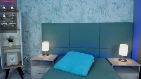 Lexie Thompson  online show from 10-22-25, 12:05