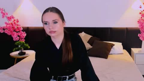Snapshot of lexirayne chatting on 10-24-25, 02:35 lexirayne online show from 10-24-25, 02:35
