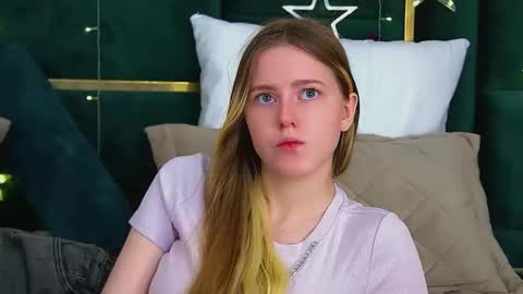 Lexi online show from 12-05-25, 06:11