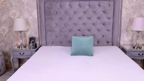 Lexi Riley online show from 10-28-25, 06:28