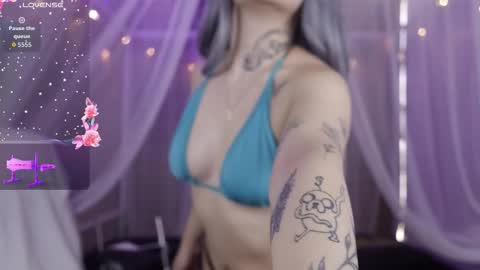 lexirouge           online show from 02-09-26, 05:50