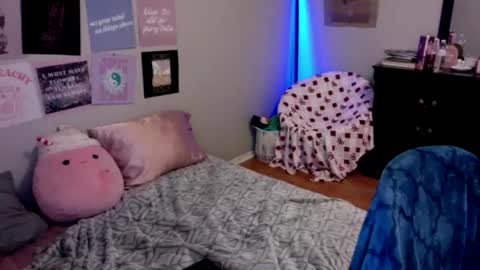 Snapshot of lexwyoex chatting on 12-21-25, 02:02 lexwyoex online show from 12-21-25, 02:02