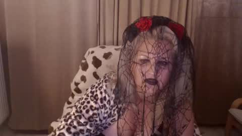 Snapshot of lexxa_blond chatting on 10-31-25, 11:06 Hannah online show from 10-31-25, 11:06