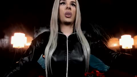 Snapshot of lexxymiss chatting on 03-06-25, 06:37 eva lexy you may call me Miss online show from 03-06-25, 06:37