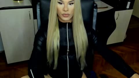 Snapshot of lexxymiss chatting on 09-14-25, 08:52 eva lexy you may call me Miss online show from 09-14-25, 08:52