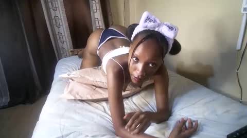 Snapshot of lexy_sky1 chatting on 11-11-25, 09:42 Lexy online show from 11-11-25, 09:42