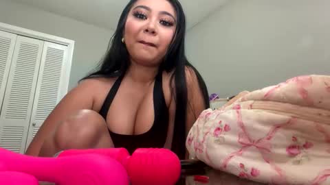 Snapshot of lexymexy22 chatting on 04-28-26, 04:56 lexymexy22 online show from 04-28-26, 04:56